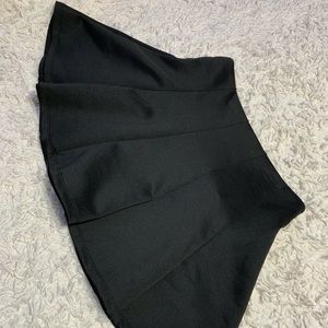 🌸 Forever 21 Black stretch skirt . Size M